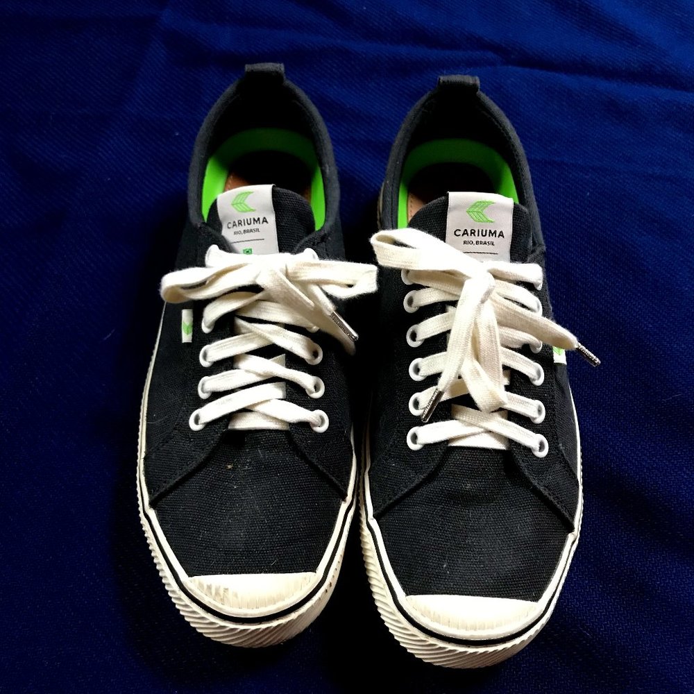 Cariuma Black Canvas Fashion Sneakers unisex Sz 11